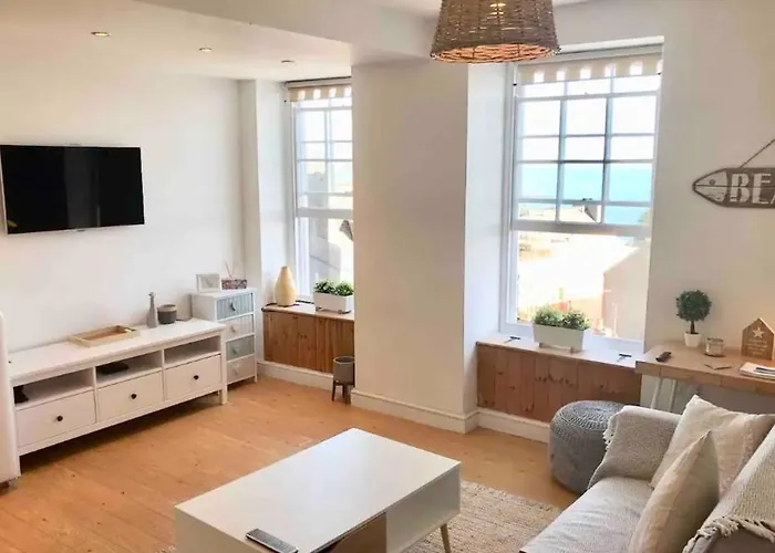 Sea La Vie Tenby Lovely 1 Bed Flat - Sea Views