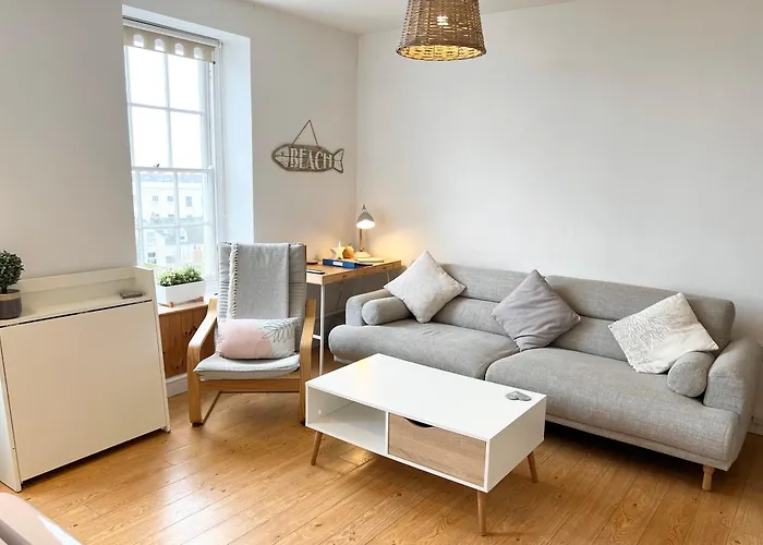 Sea La Vie Tenby Lovely 1 Bed Flat - Sea Views
